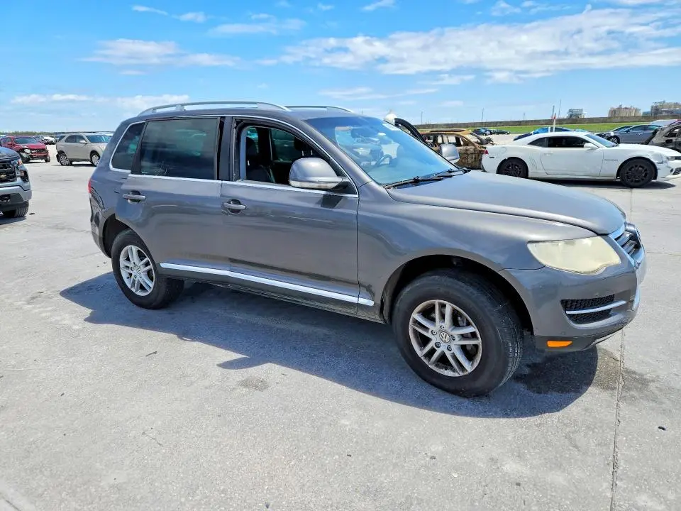 2010 VOLKSWAGEN TOUAREG V6  