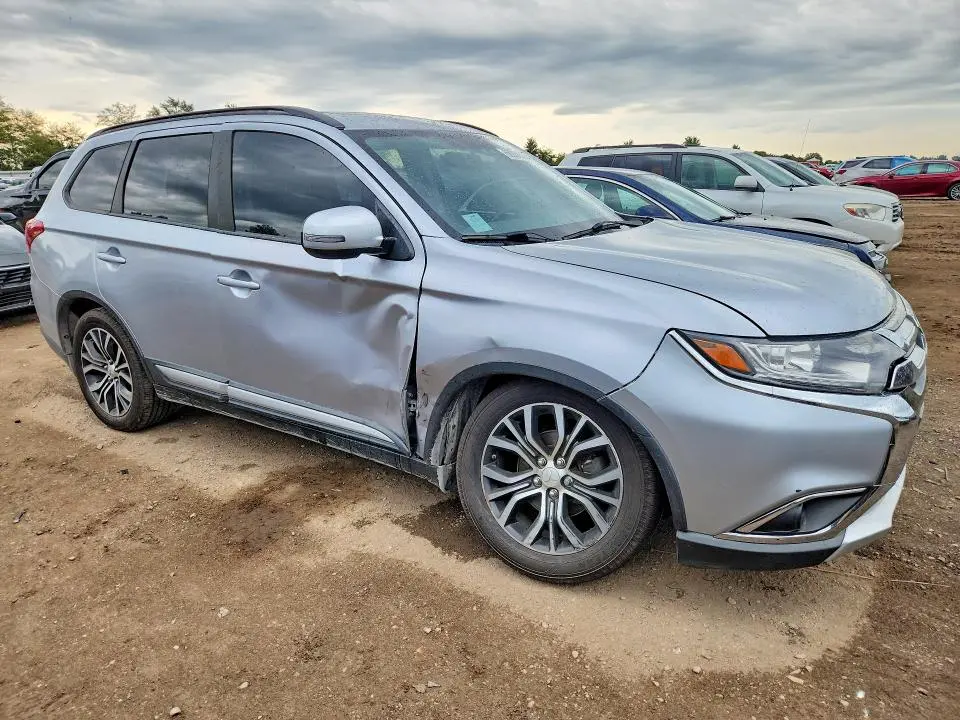 2016 MITSUBISHI OUTLANDER SE  