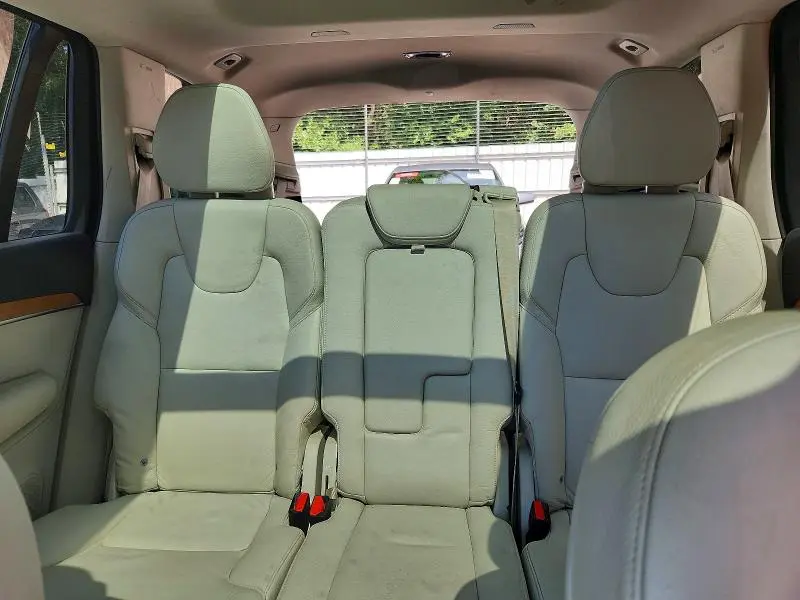 2021 VOLVO XC90 T5 MOMENTUM  