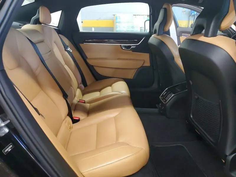 2018 VOLVO S90 T6 MOMENTUM  
