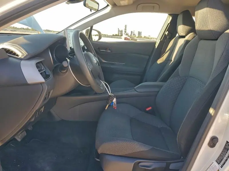 2020 TOYOTA C-HR XLE  