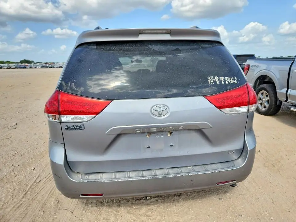 2012 TOYOTA SIENNA LE  