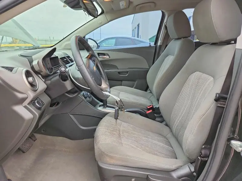2016 CHEVROLET SONIC LT  