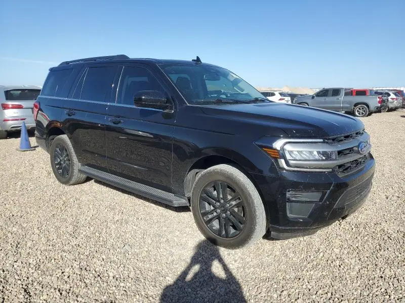 2024 FORD EXPEDITION XLT  