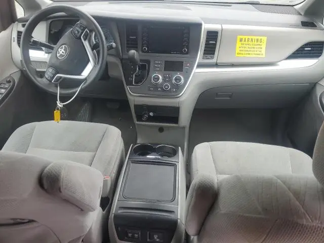 2018 TOYOTA SIENNA LE  