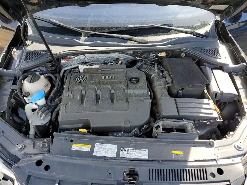 2015 VOLKSWAGEN PASSAT SE  