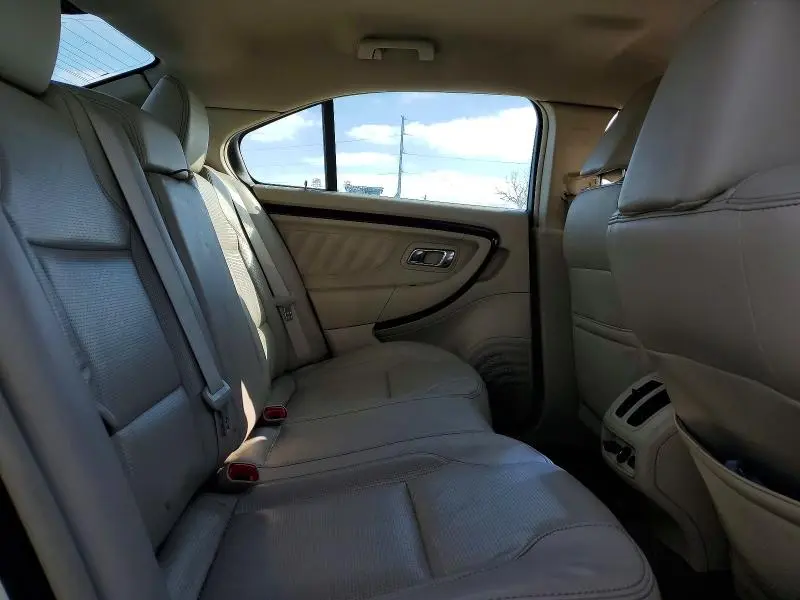 2011 FORD TAURUS LIMITED  