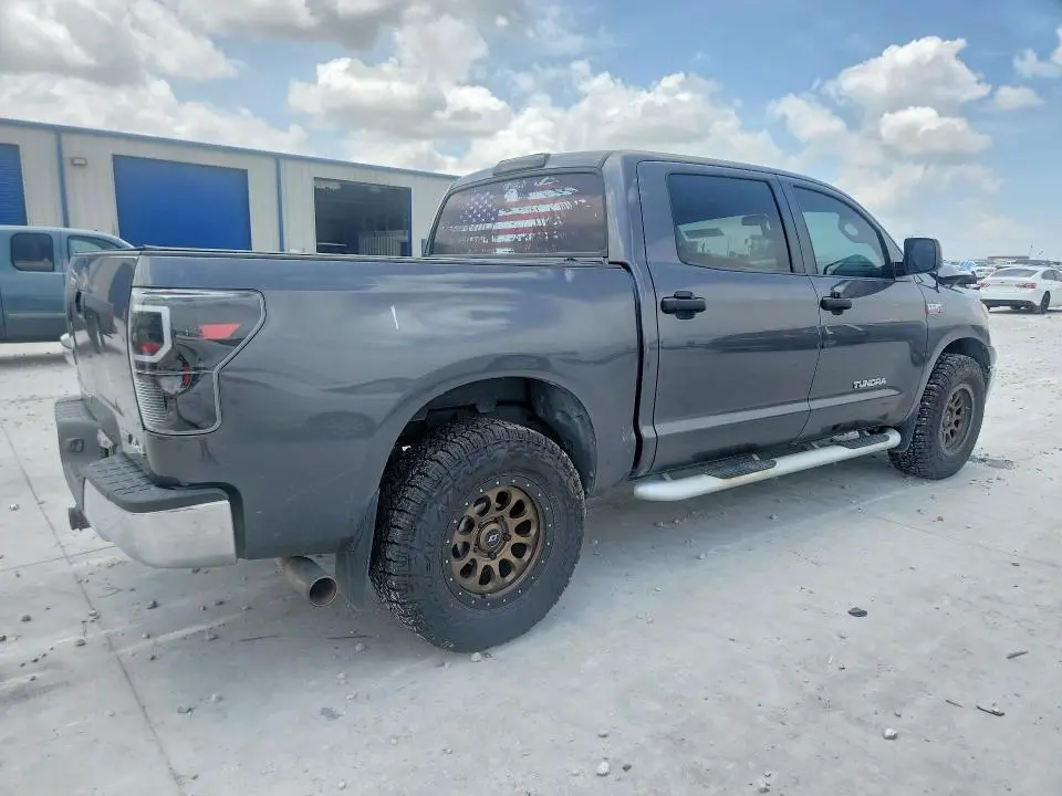 2011 TOYOTA TUNDRA   