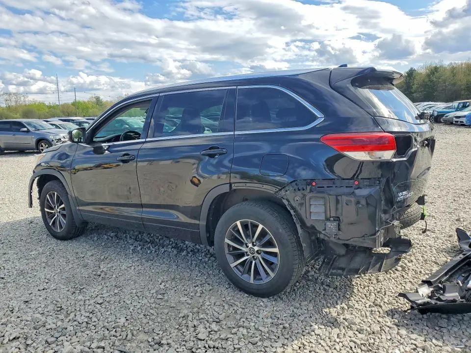 2017 TOYOTA HIGHLANDER XLE  