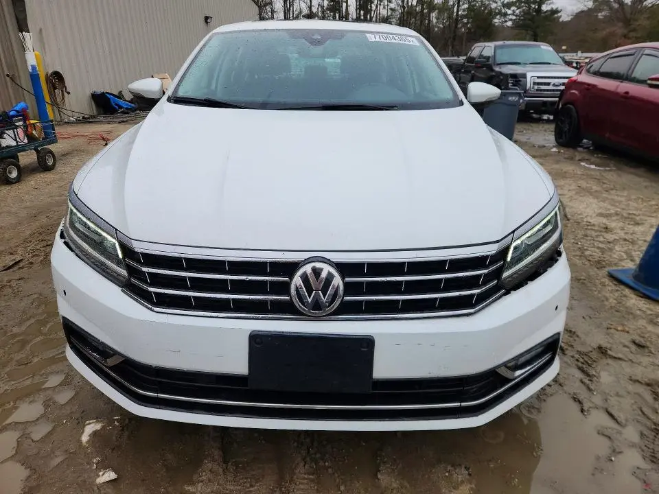 2016 VOLKSWAGEN PASSAT SEL  