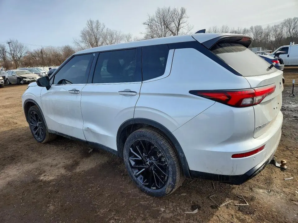 2022 MITSUBISHI OUTLANDER SE  