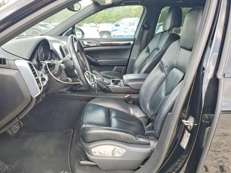 2018 PORSCHE CAYENNE   