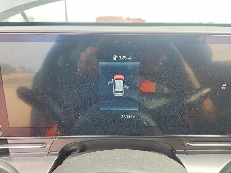 2025 HYUNDAI KONA SE  
