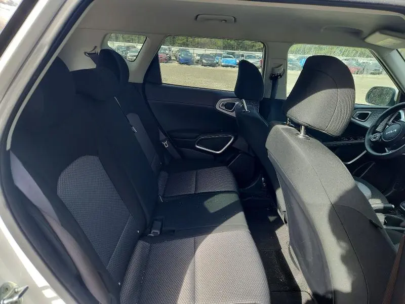 2022 KIA SOUL LX  
