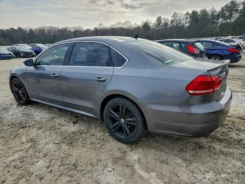2012 VOLKSWAGEN PASSAT SE  
