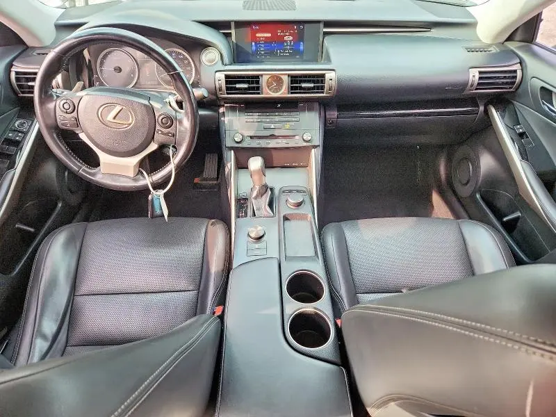 2016 LEXUS IS 200T  