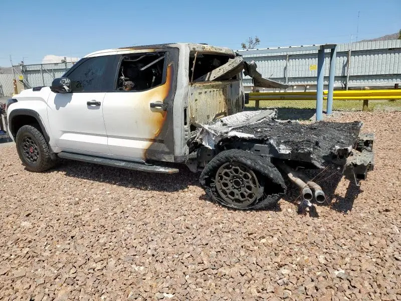 2023 TOYOTA TUNDRA CREWMAX LIMITED  