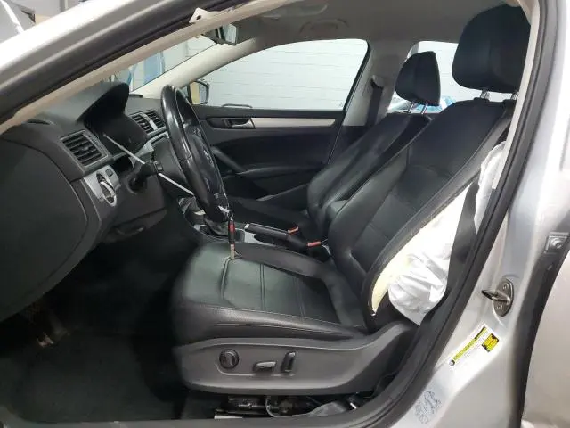 2013 VOLKSWAGEN PASSAT SE