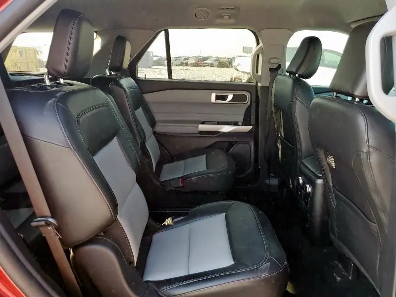 2022 FORD EXPLORER XLT  