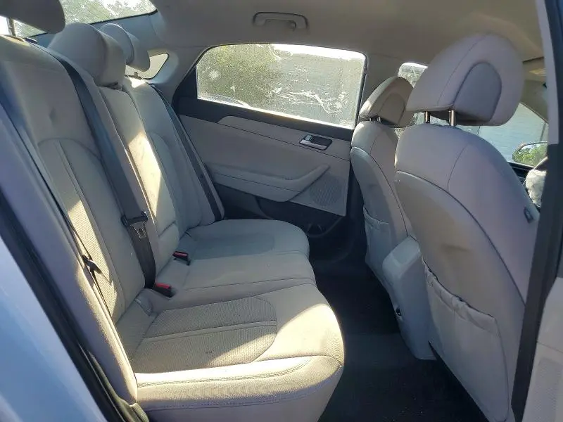 2017 HYUNDAI SONATA SE  