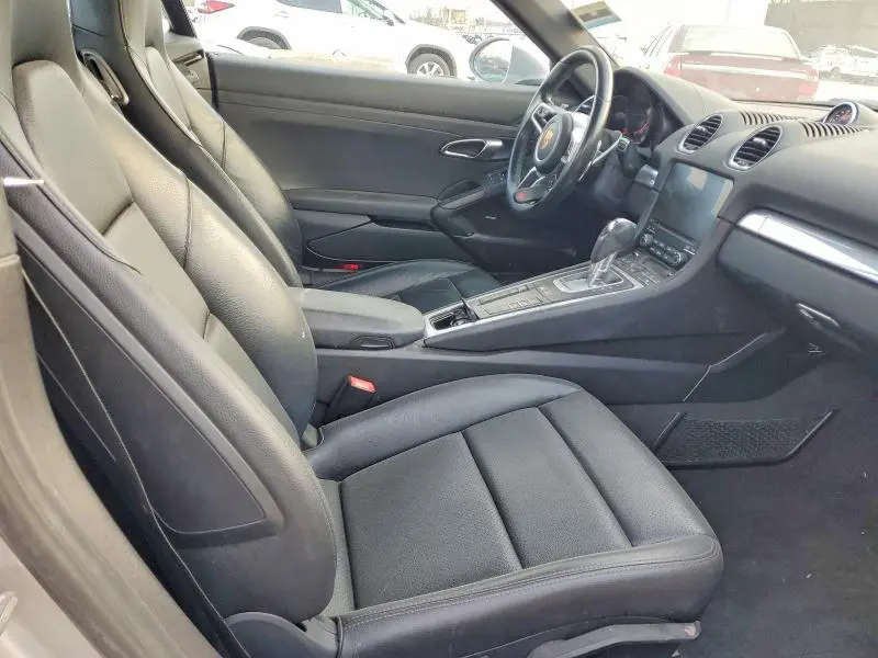 2019 PORSCHE CAYMAN BASE  