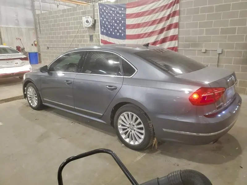 2016 VOLKSWAGEN PASSAT SE  