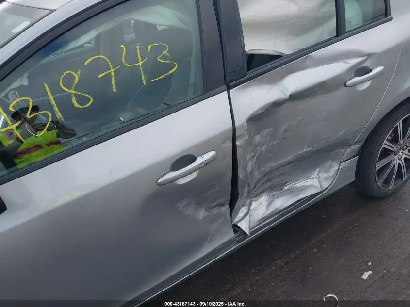 2017 VOLVO S60 T5 DYNAMIC