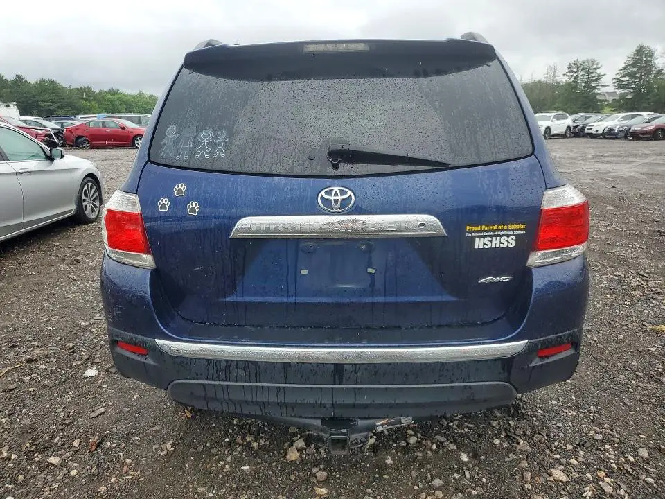 2011 TOYOTA HIGHLANDER LIMITED  