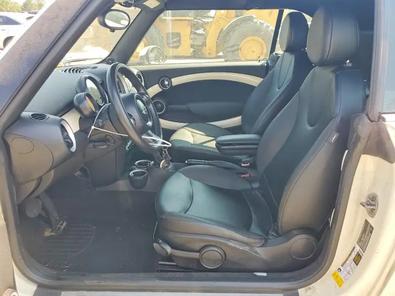 2015 MINI COOPER   