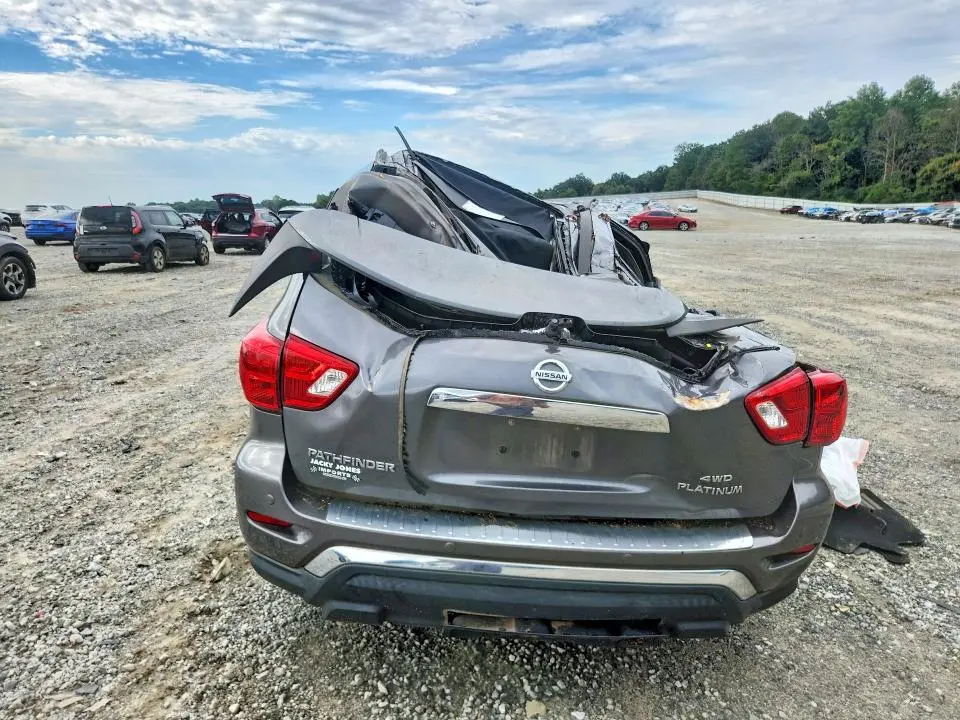 2017 NISSAN PATHFINDER PLATINUM  