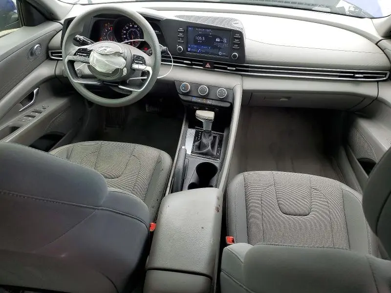 2021 HYUNDAI ELANTRA SE  