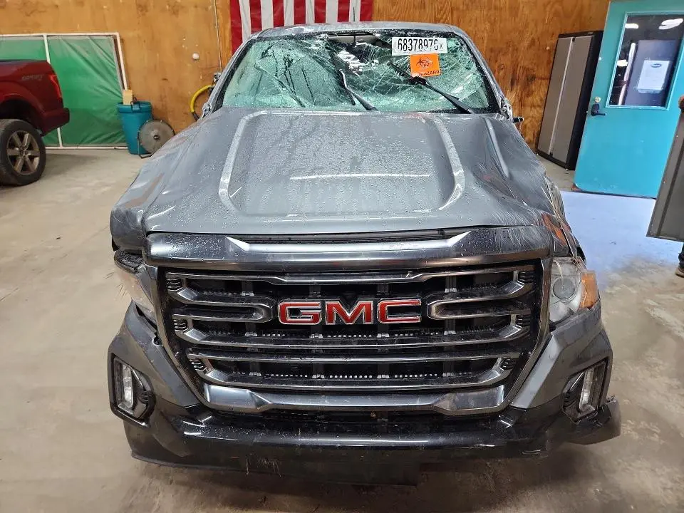 2022 GMC CANYON AT4  