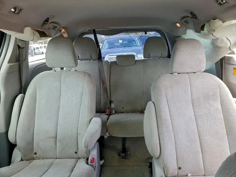 2012 TOYOTA SIENNA   