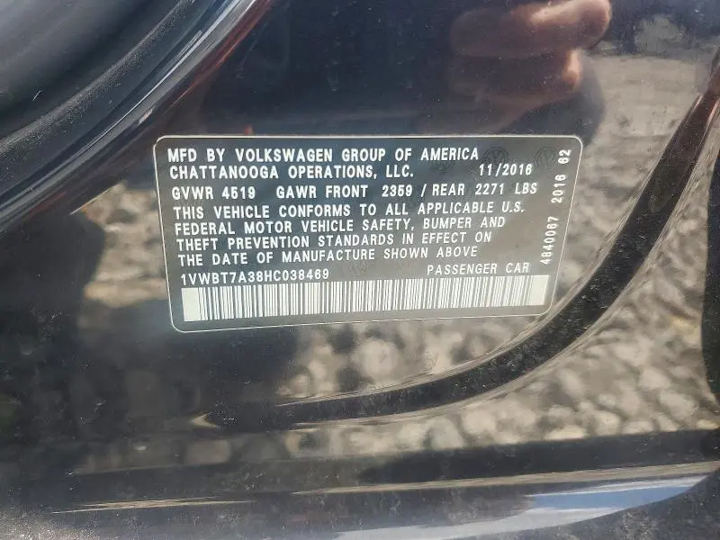 2017 VOLKSWAGEN PASSAT SE  