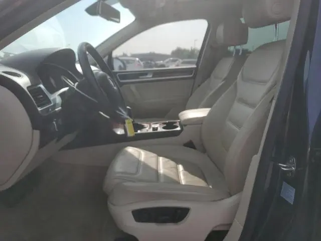 2014 VOLKSWAGEN TOUAREG V6 TDI  