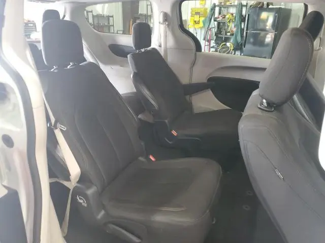 2017 CHRYSLER PACIFICA LX  