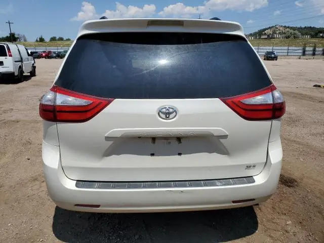2017 TOYOTA SIENNA XLE  
