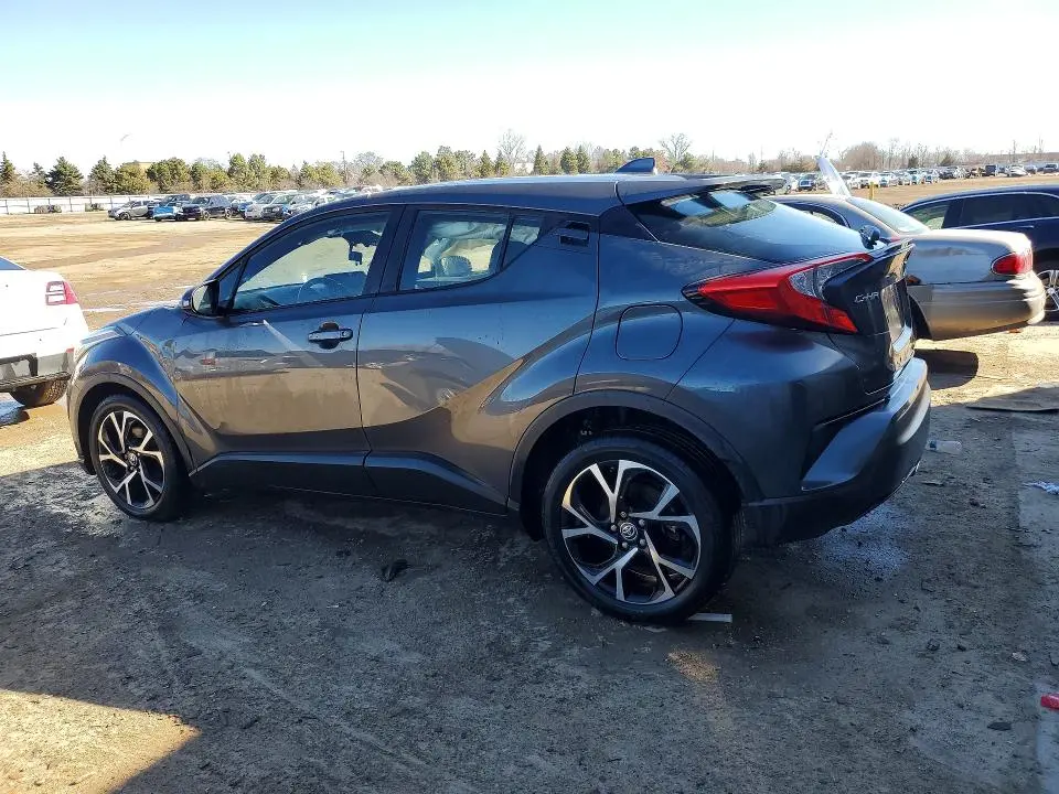 2021 TOYOTA C-HR XLE  