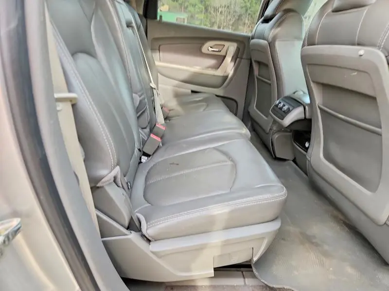 2011 CHEVROLET TRAVERSE LS  