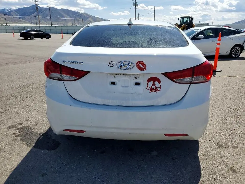 2013 HYUNDAI ELANTRA GLS  