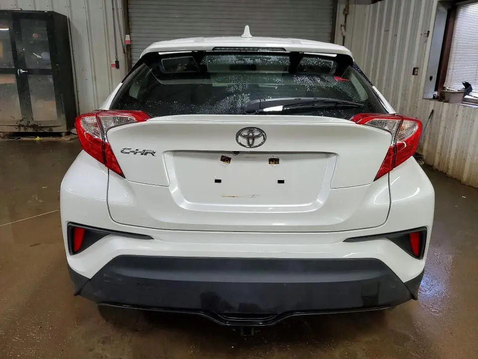 2019 TOYOTA C-HR LE  
