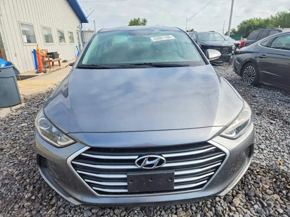2018 HYUNDAI ELANTRA SE  