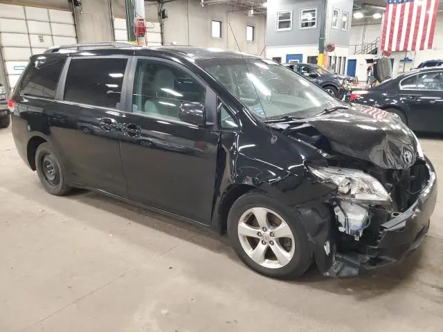 2013 TOYOTA SIENNA LE  