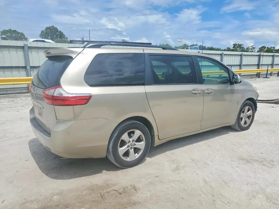 2015 TOYOTA SIENNA LE  