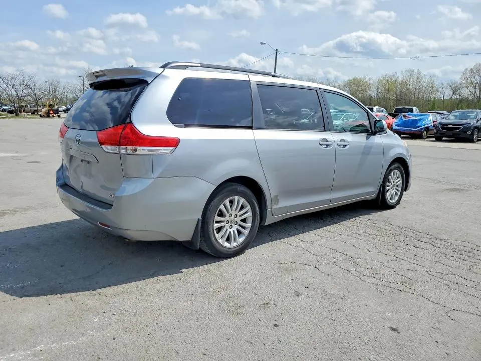 2011 TOYOTA SIENNA XLE 8-PASSENGER  