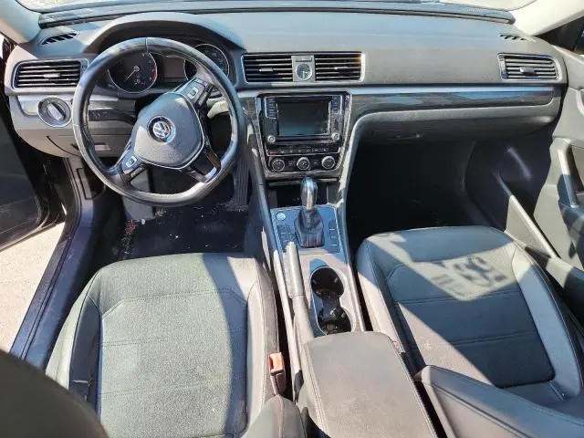 2017 VOLKSWAGEN PASSAT SE  