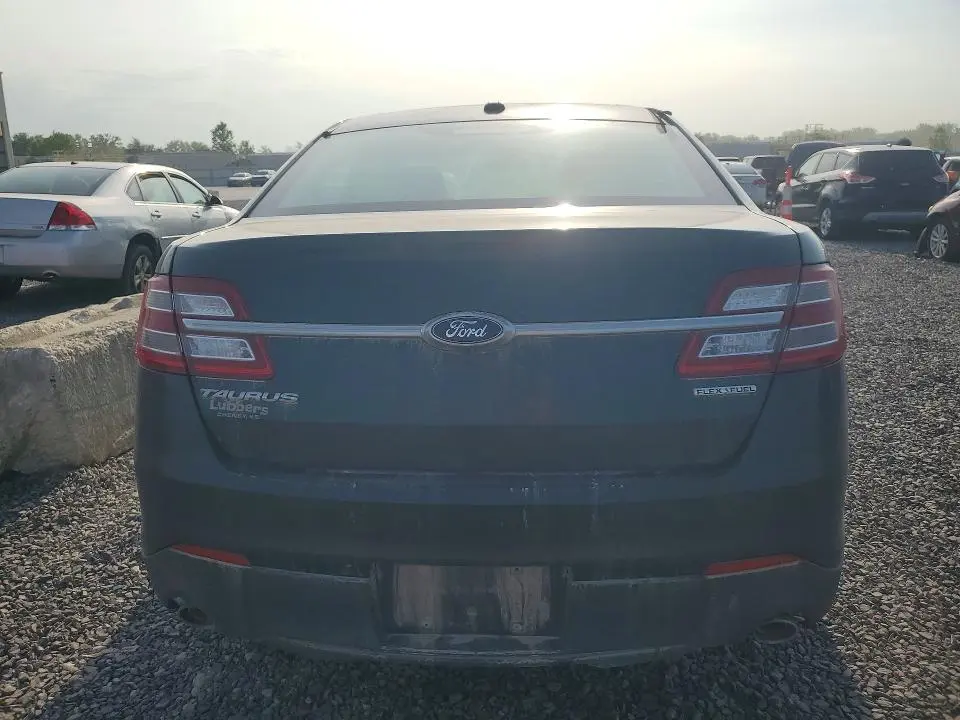 2016 FORD TAURUS SE  