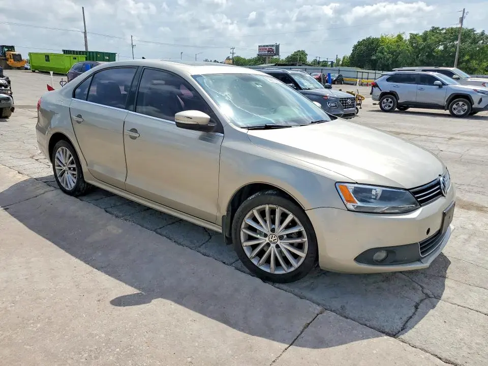 2014 VOLKSWAGEN JETTA SEL  