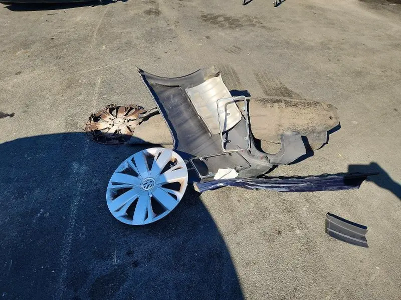 2013 VOLKSWAGEN JETTA SE  