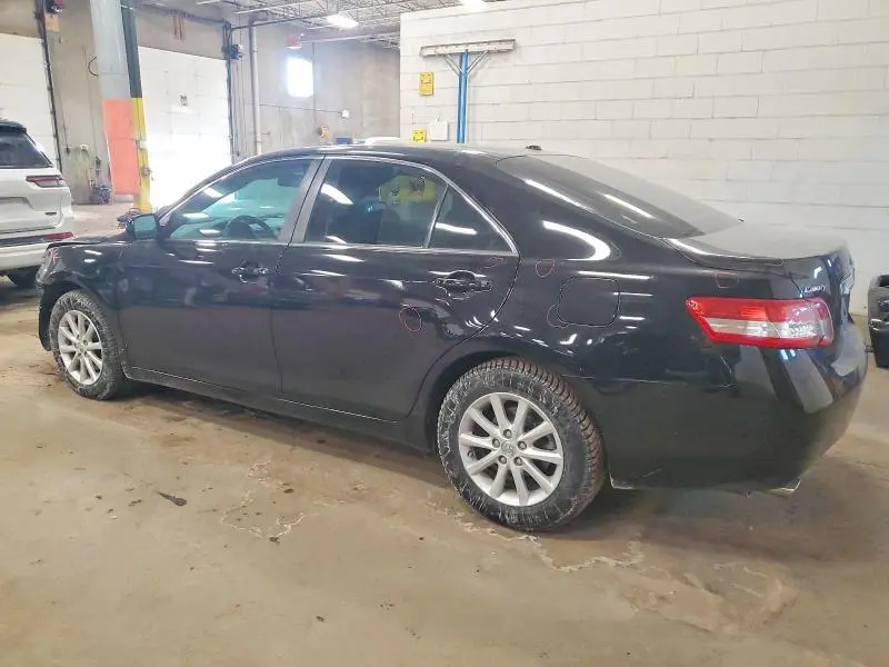 2011 TOYOTA CAMRY SE  